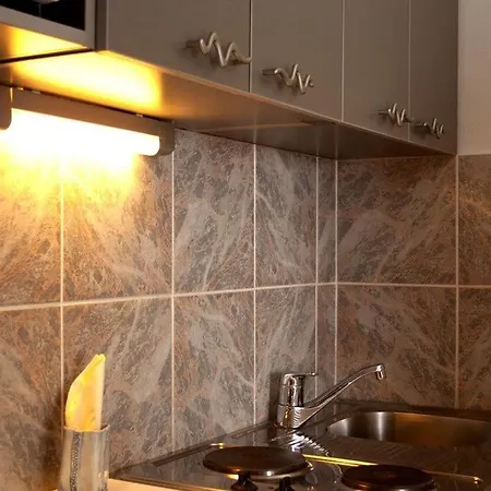 In With Seaview, Terrace, Air Condition, Wifi Apartment *