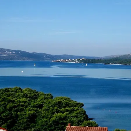 In With Seaview, Terrace, Air Condition, Wifi Trogir