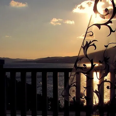 In With Seaview, Terrace, Air Condition, Wifi *